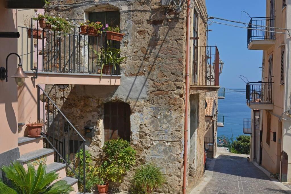 Terrazza Ambrogio Apartment Sant'Ambrogio  Exterior photo